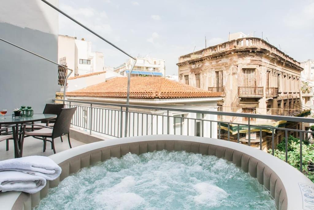 Openair Hot Tub/Big Balcony/Great Boutique Apt Athens Luaran gambar