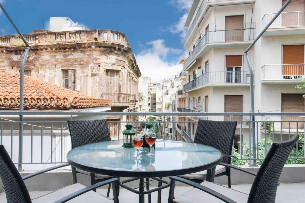 Openair Hot Tub/Big Balcony/Great Boutique Apt Athens Luaran gambar
