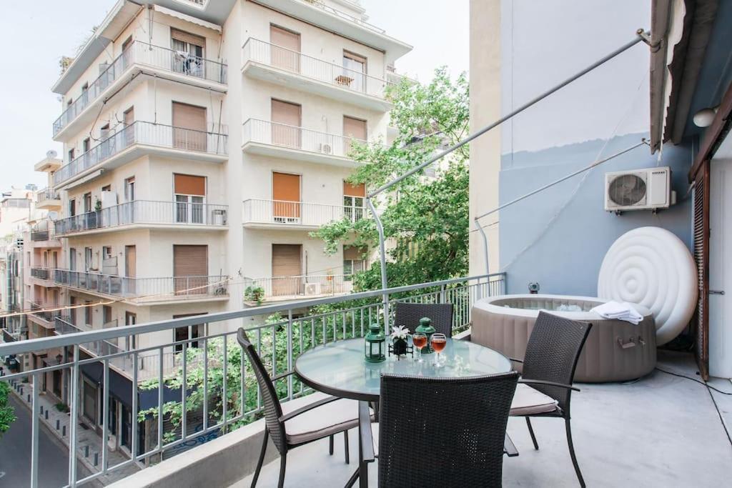 Openair Hot Tub/Big Balcony/Great Boutique Apt Athens Luaran gambar