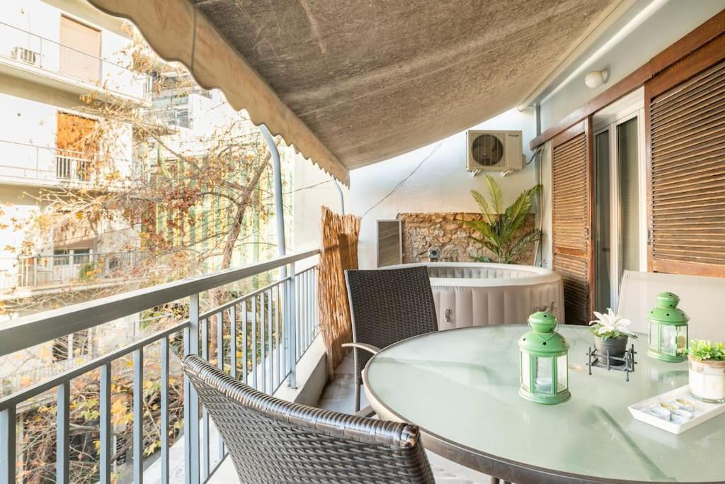 Openair Hot Tub/Big Balcony/Great Boutique Apt Athens Luaran gambar