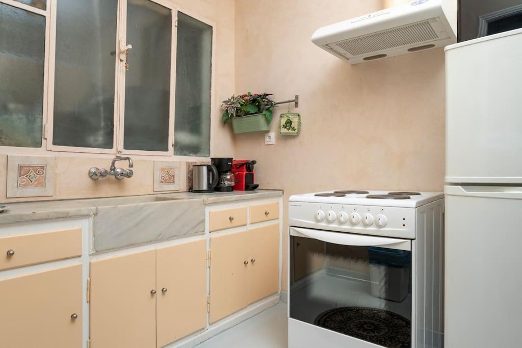 Openair Hot Tub/Big Balcony/Great Boutique Apt Athens Luaran gambar